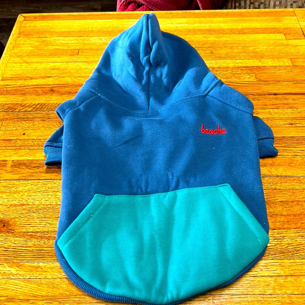 NWT M Beache Holic Dog Sweatshirt